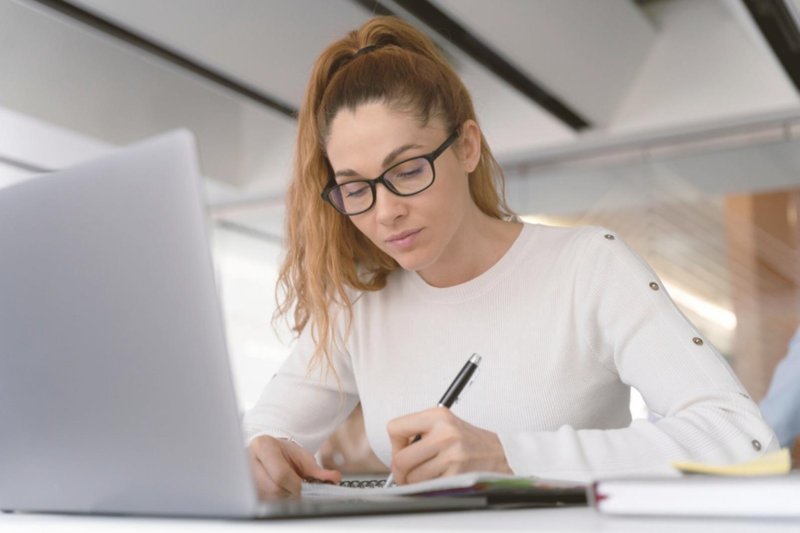 Gestión de gastos familiares con categorías visuales